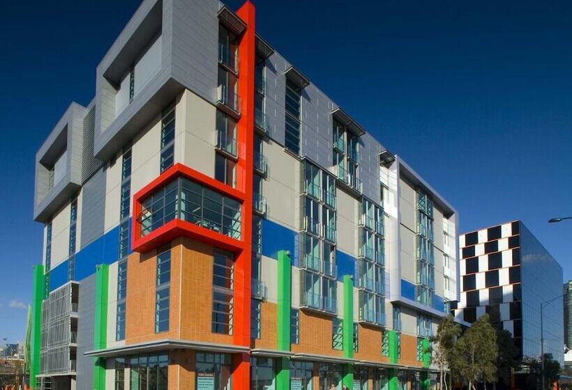 Docklands Private Collection   City Harbour Apartments