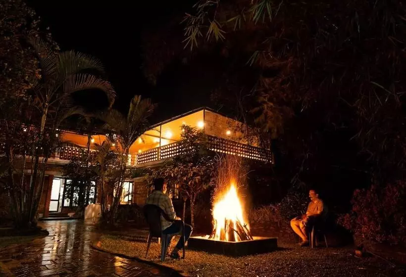 منتجع Falling Waters Munnar