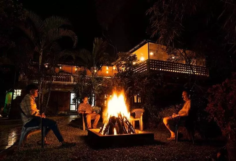 منتجع Falling Waters Munnar