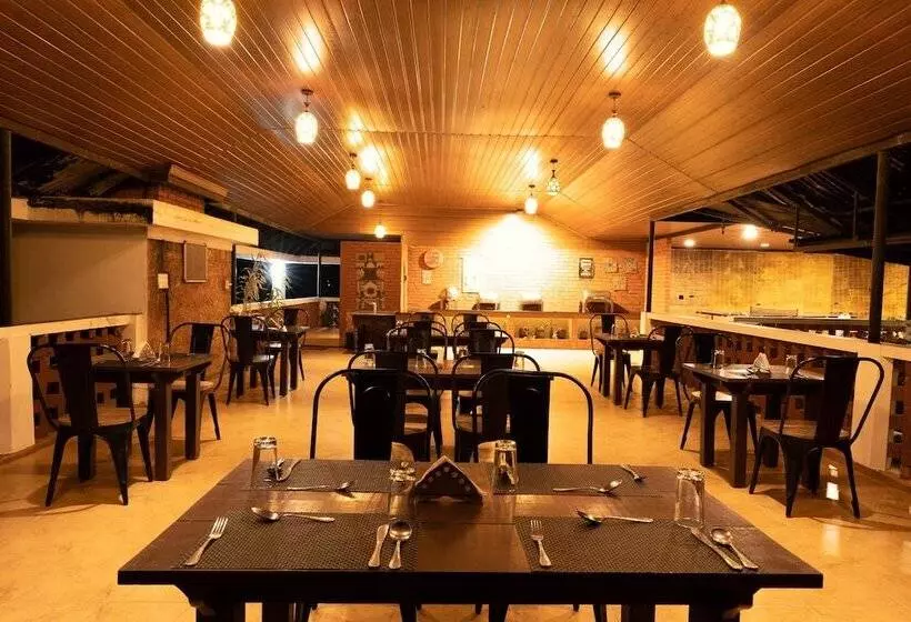 منتجع Falling Waters Munnar