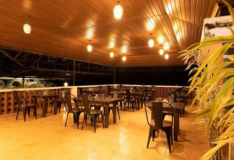 منتجع Falling Waters Munnar