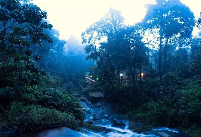 منتجع Falling Waters Munnar
