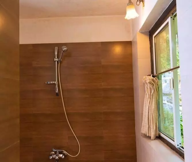 منتجع Falling Waters Munnar