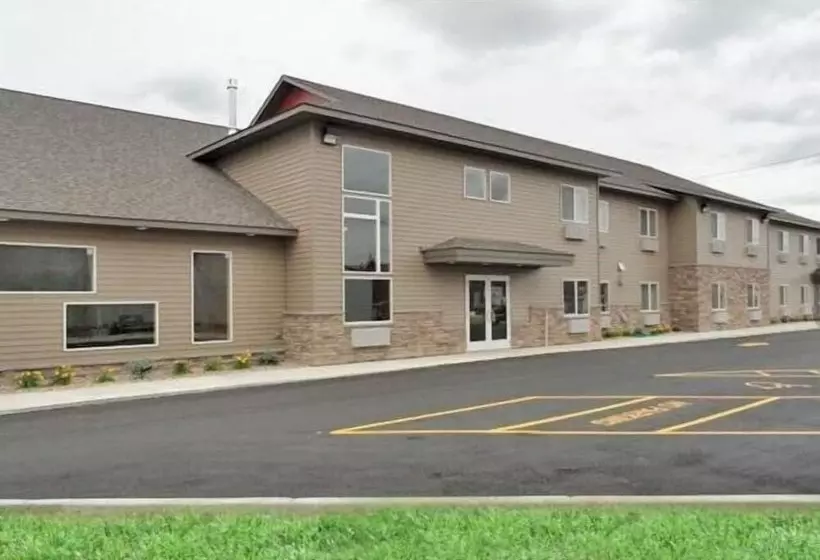 בית מלון כפרי Canby Inn And Suites