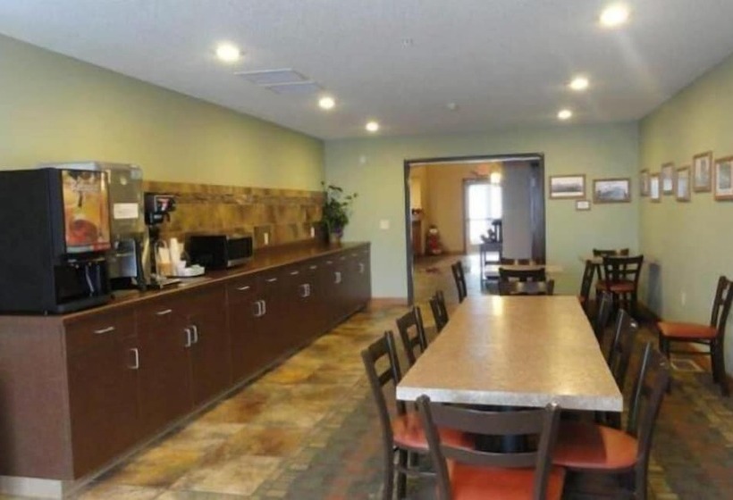 בית מלון כפרי Canby Inn And Suites