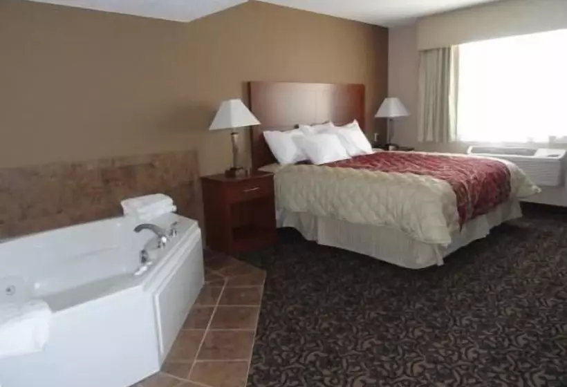 בית מלון כפרי Canby Inn And Suites