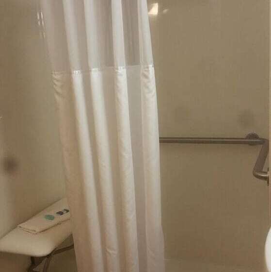 בית מלון כפרי Canby Inn And Suites