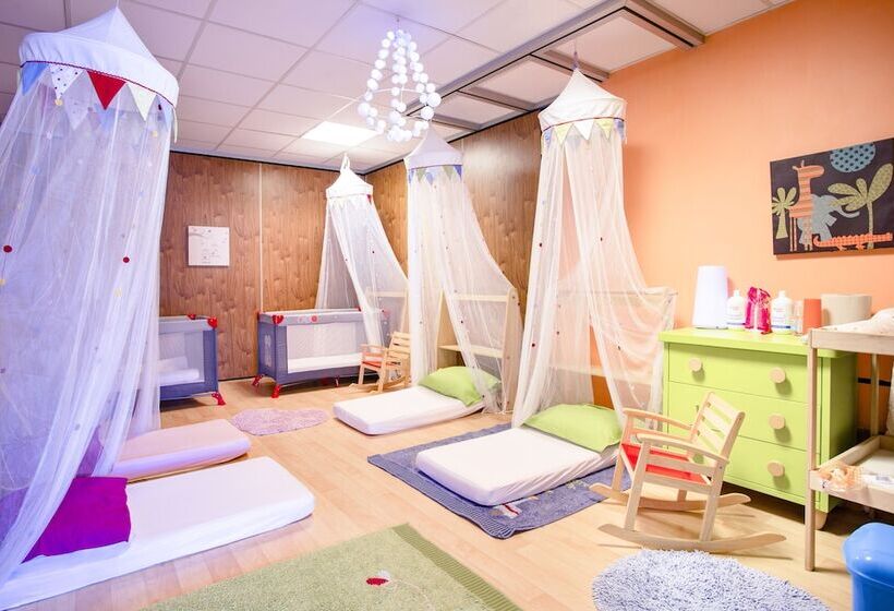 Отель Hôtel Club Mmv Le Flaine