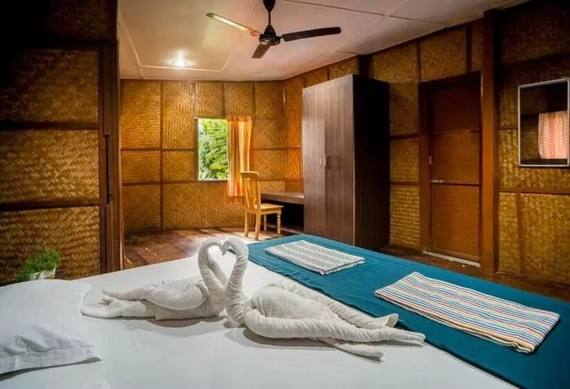 Hotel Palm Grove Eco Resort