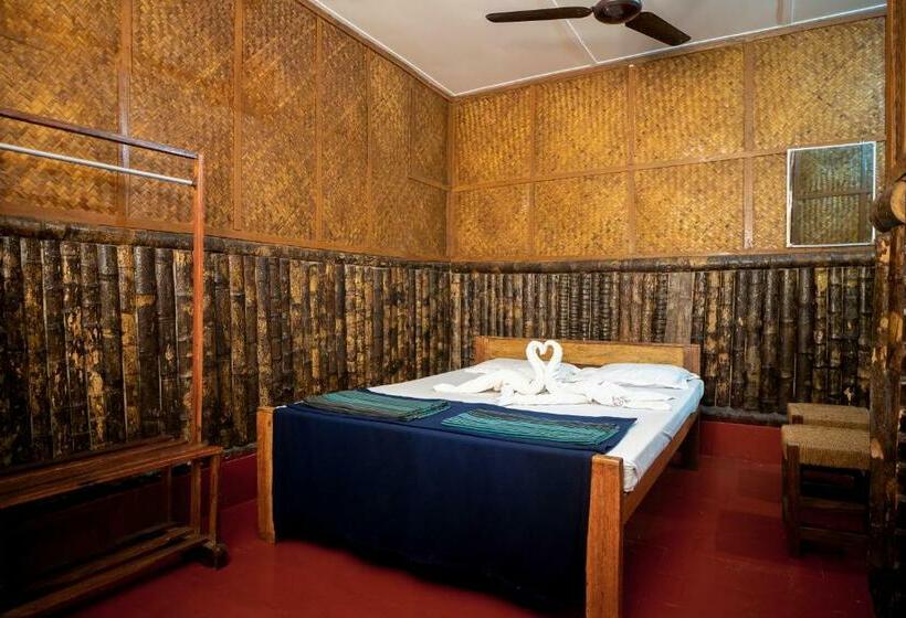 호텔 Palm Grove Eco Resort