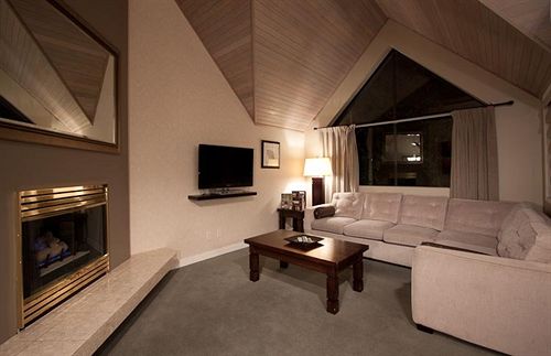 هتل Powder's Edge