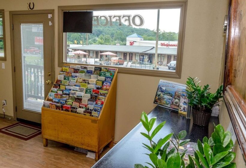 בית מלון כפרי Relax Inn   Bryson City