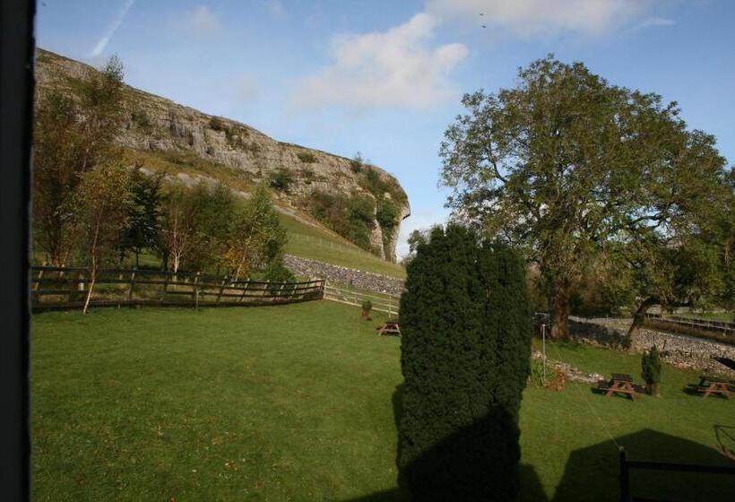 فندق Tennant Arms