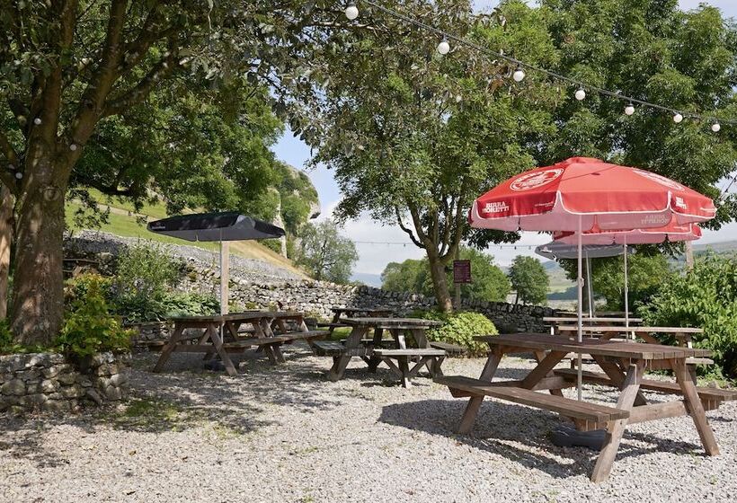 فندق Tennant Arms