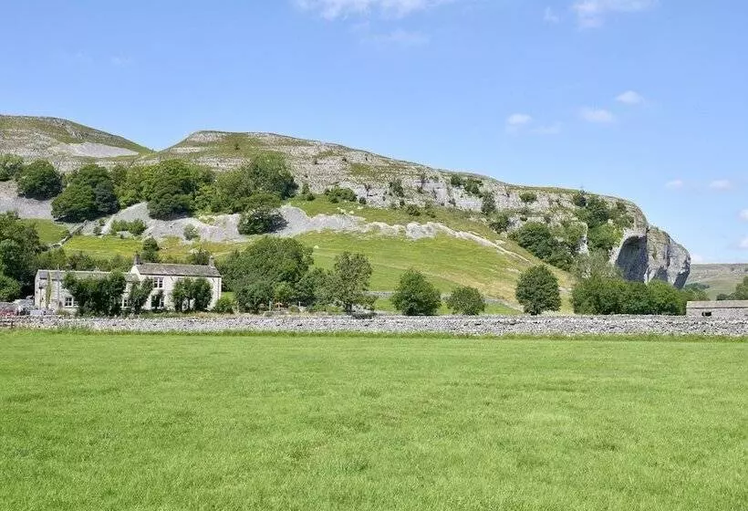 בית מלון כפרי Tennant Arms