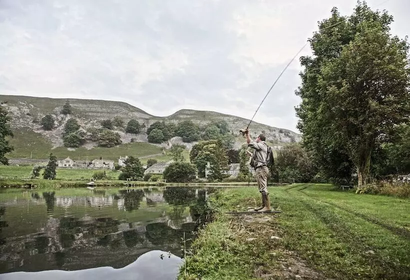 בית מלון כפרי Tennant Arms