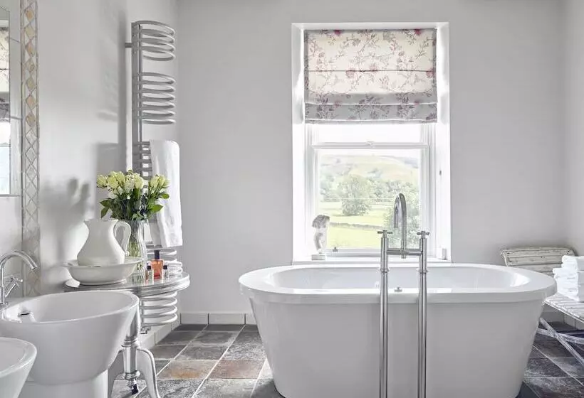 בית מלון כפרי Tennant Arms