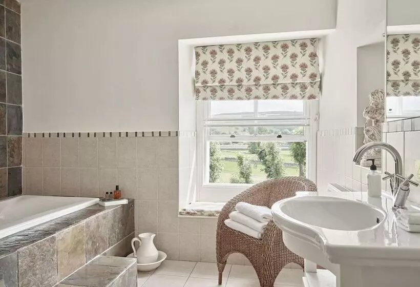 בית מלון כפרי Tennant Arms