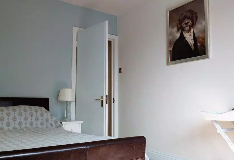 Hotel The Bell House