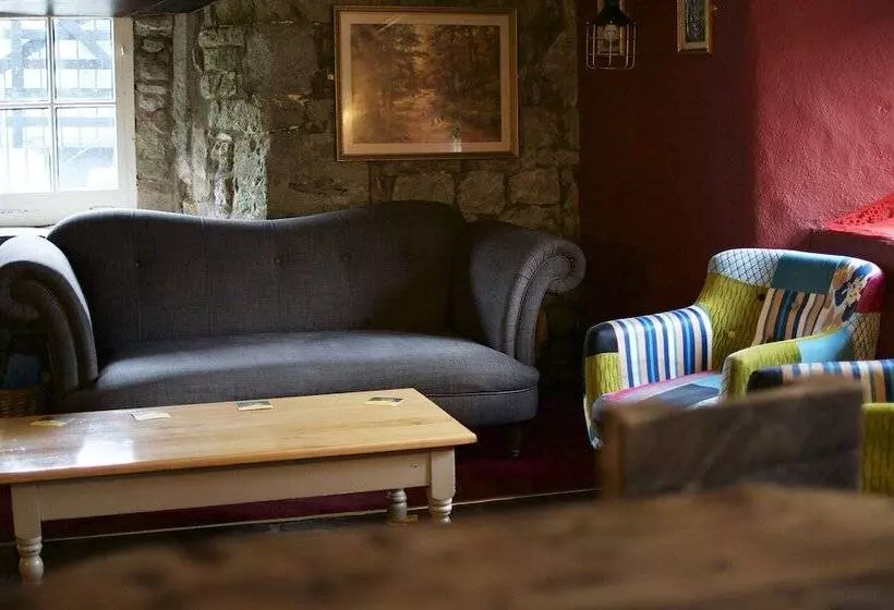 בית מלון כפרי The Grove Arms