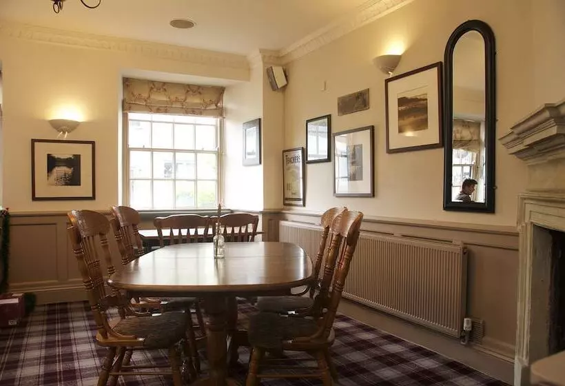 בית מלון כפרי The Grove Arms