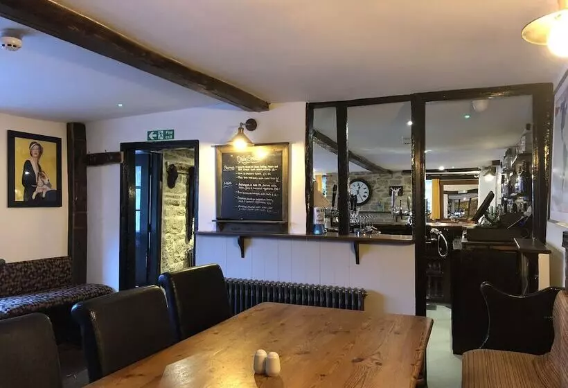 فندق The White Hart