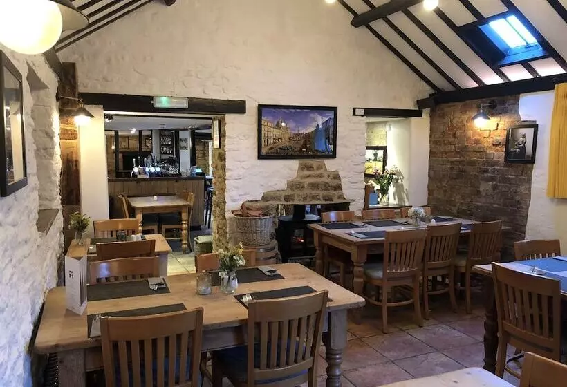 فندق The White Hart