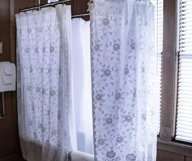 Mccloud River Bed And Breakfast