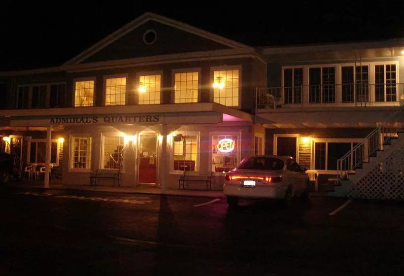 모텔 Admirals Ocean Inn