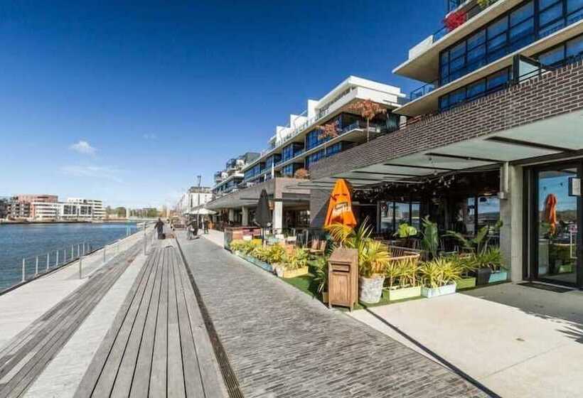 Oxley Court Serviced Apartments