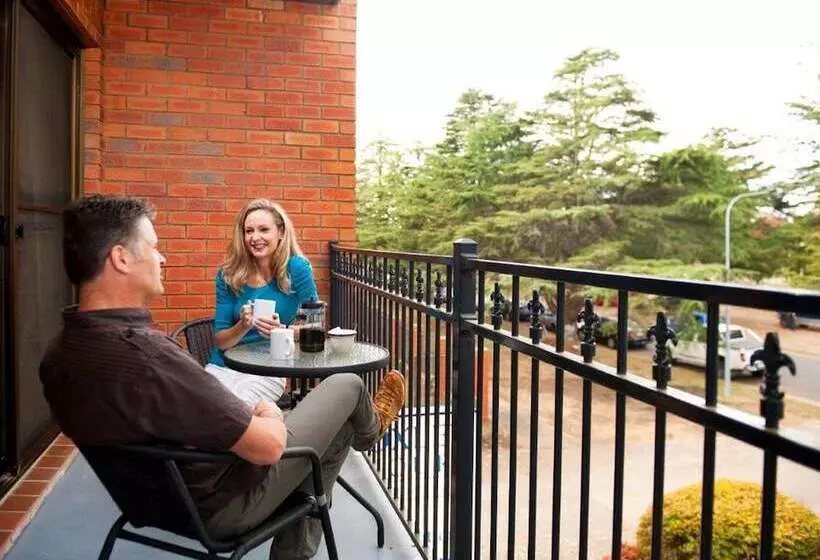 Oxley Court Serviced Apartments