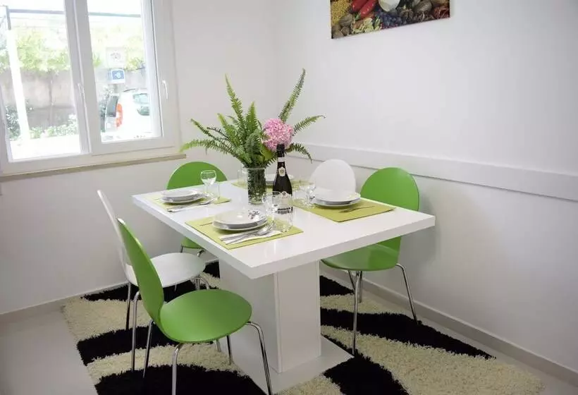 ペンション Jele Rooms