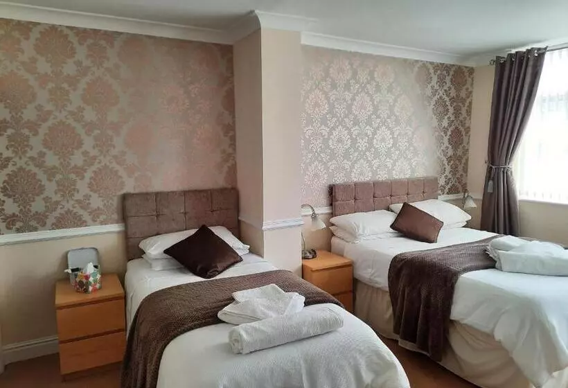 פנסיון Surrey House