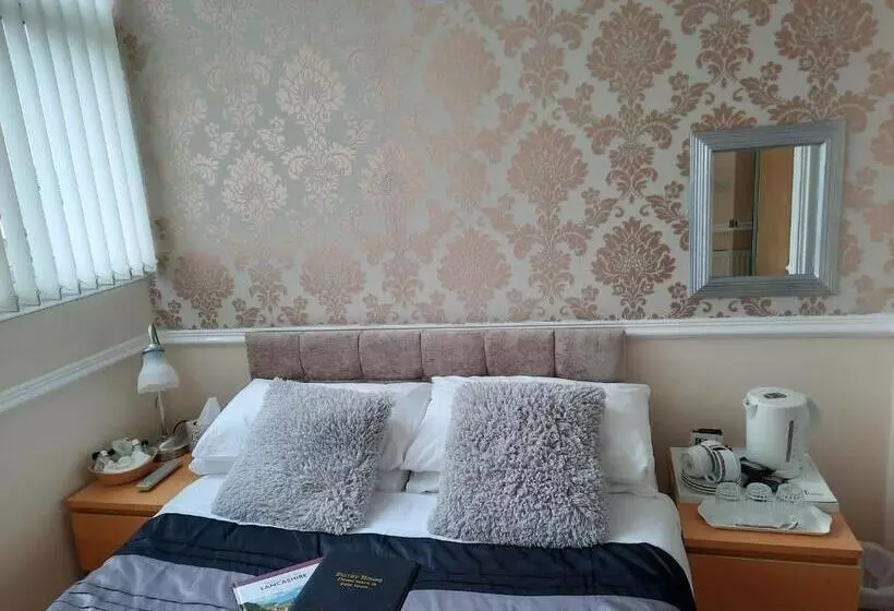 פנסיון Surrey House