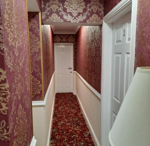 Pensão Surrey House