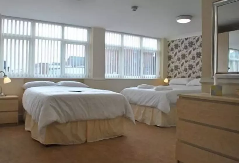 פנסיון Surrey House