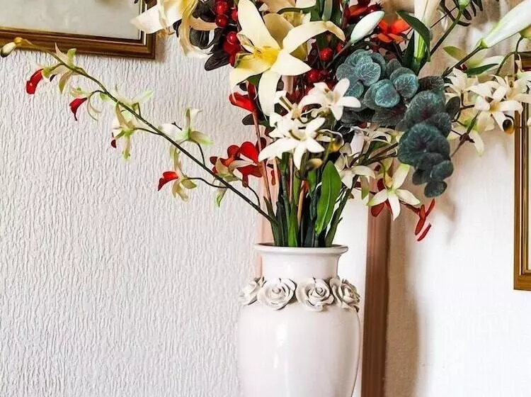 Пансион Tall Storeys