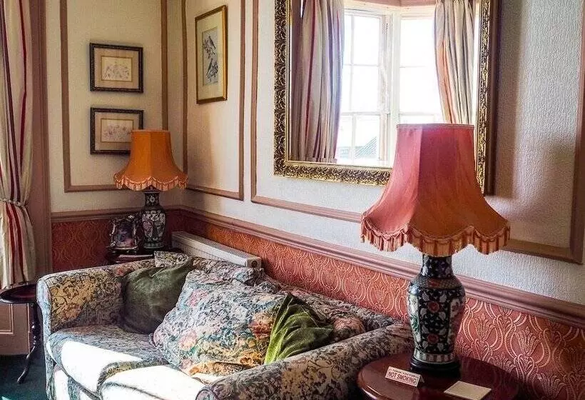 Пансион Tall Storeys