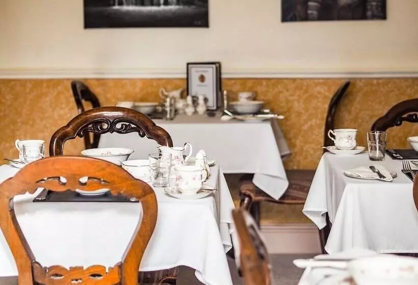 Пансион Tall Storeys