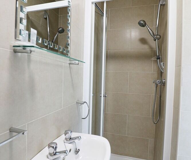 بنسيون The Stamford