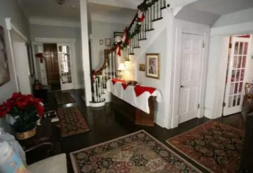 Six Acres Bed & Breakfast