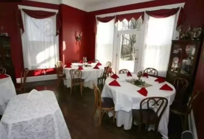 Six Acres Bed & Breakfast