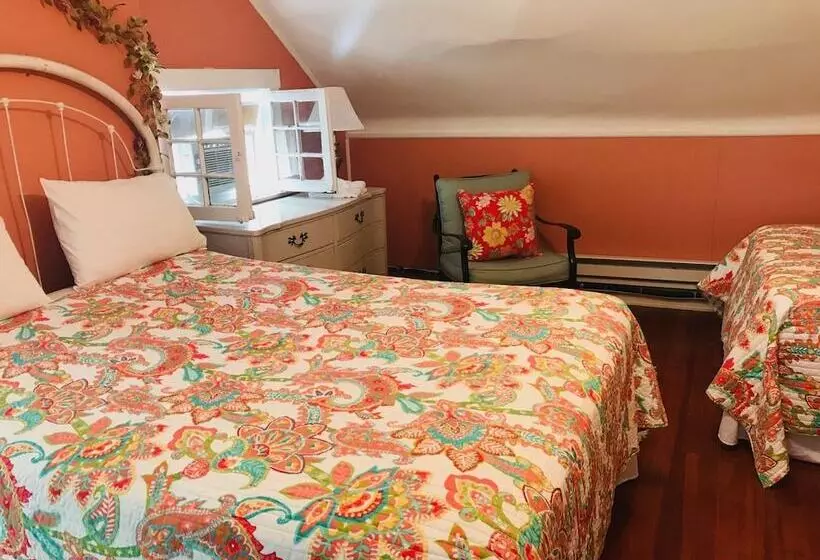 Six Acres Bed & Breakfast