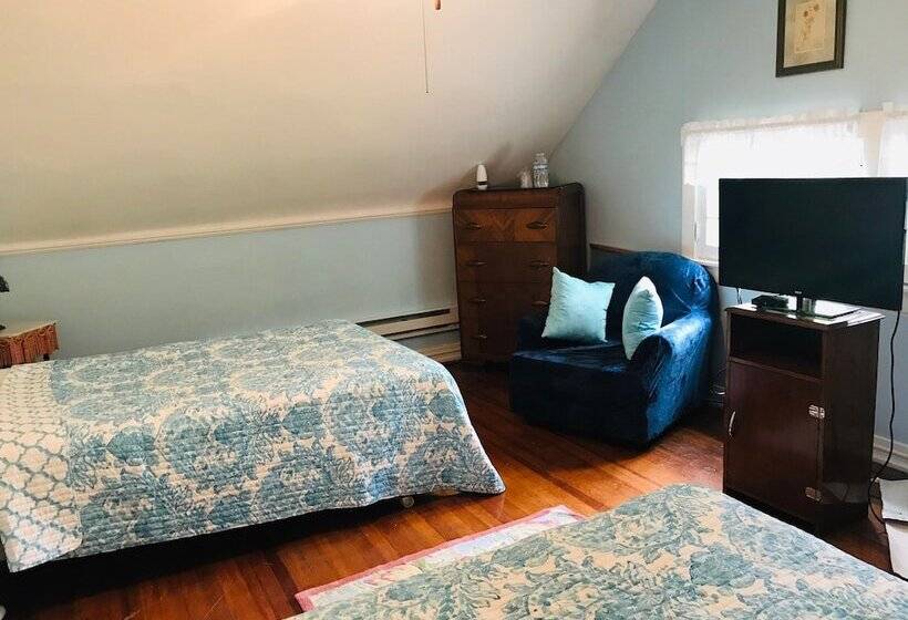 Six Acres Bed & Breakfast