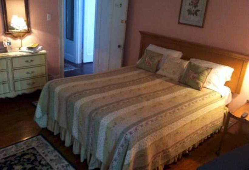 Six Acres Bed & Breakfast