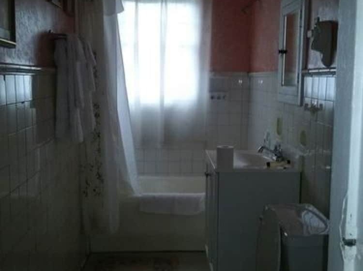 Six Acres Bed & Breakfast