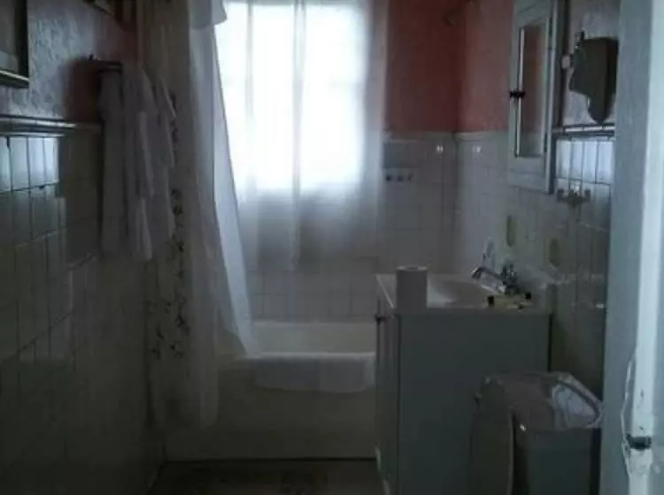 Six Acres Bed & Breakfast