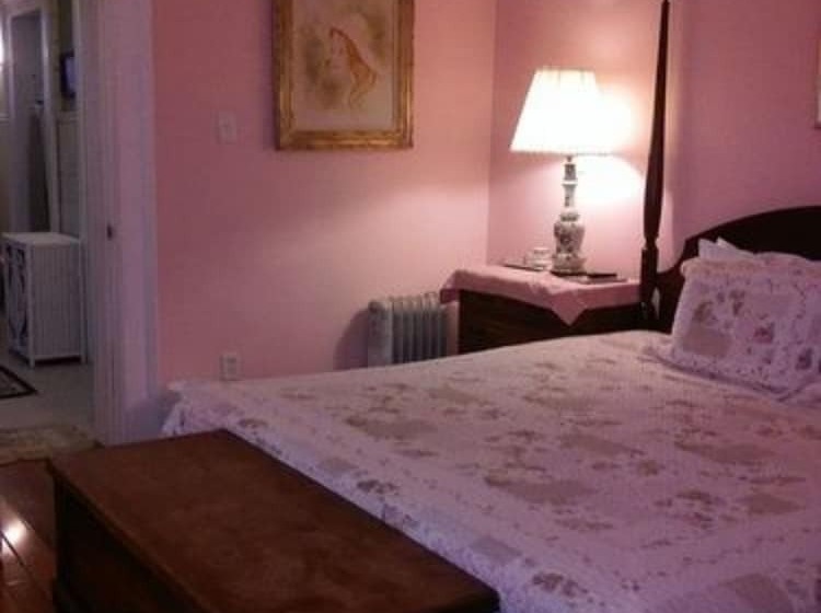 Six Acres Bed & Breakfast