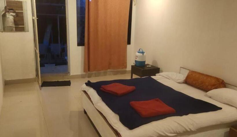 בית מלון כפרי Hilltone Panorama Bungalow Veg Non Veg Matheran