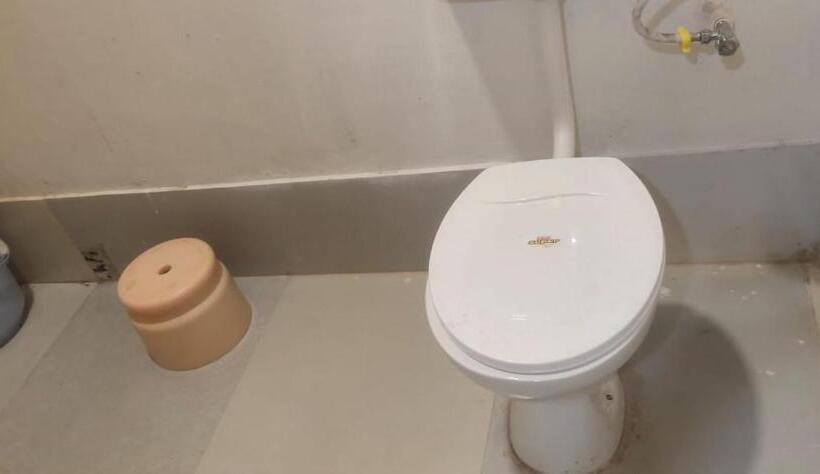 בית מלון כפרי Hilltone Panorama Bungalow Veg Non Veg Matheran